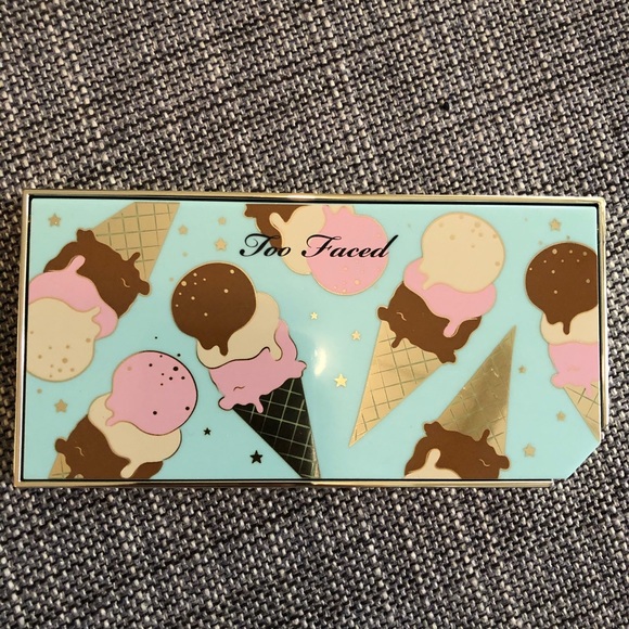 Too Faced - Triple Scoop Hyper-reflective - Picture 2 of 3
